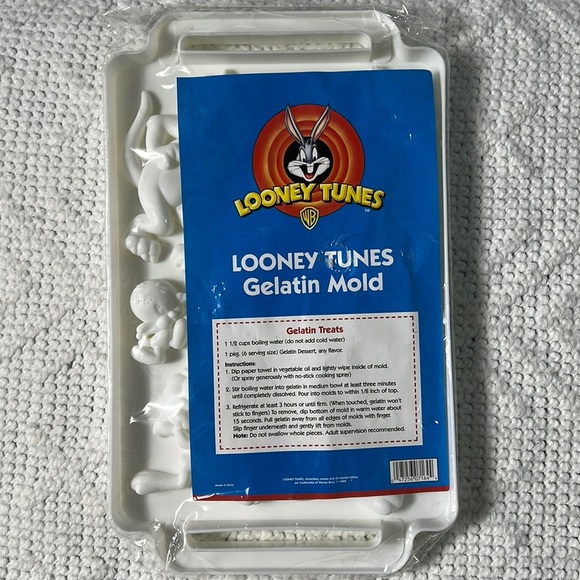 Warner Bros. Other - Looney Tunes gelatin mold